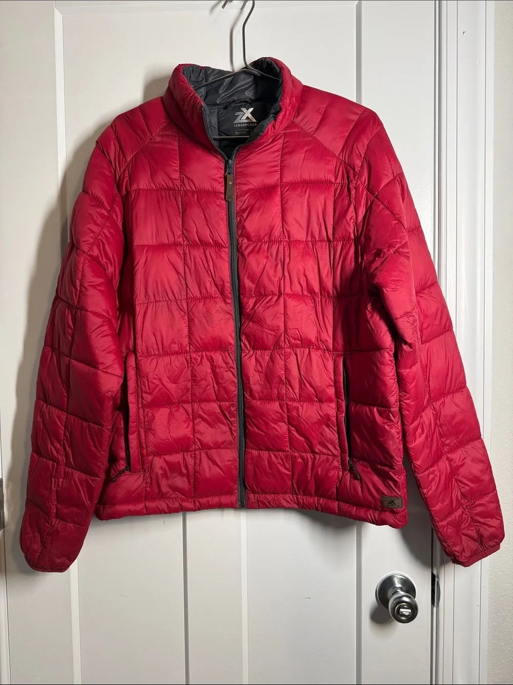 ZeroXposur Red Quilted Jacket with Black Lining. L/G